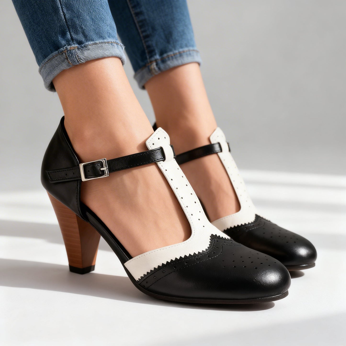 Women's Brogue Leather Pumps Corvine