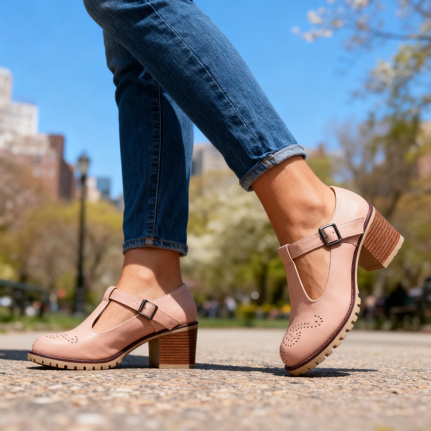 Women's Brogue Perforated Block Heel Loafers Corvine