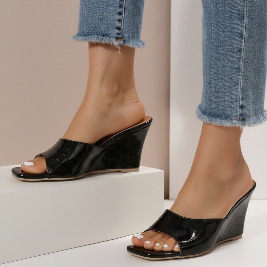 Women's Croc-Textured Slip-On Wedge Sandals Corvine