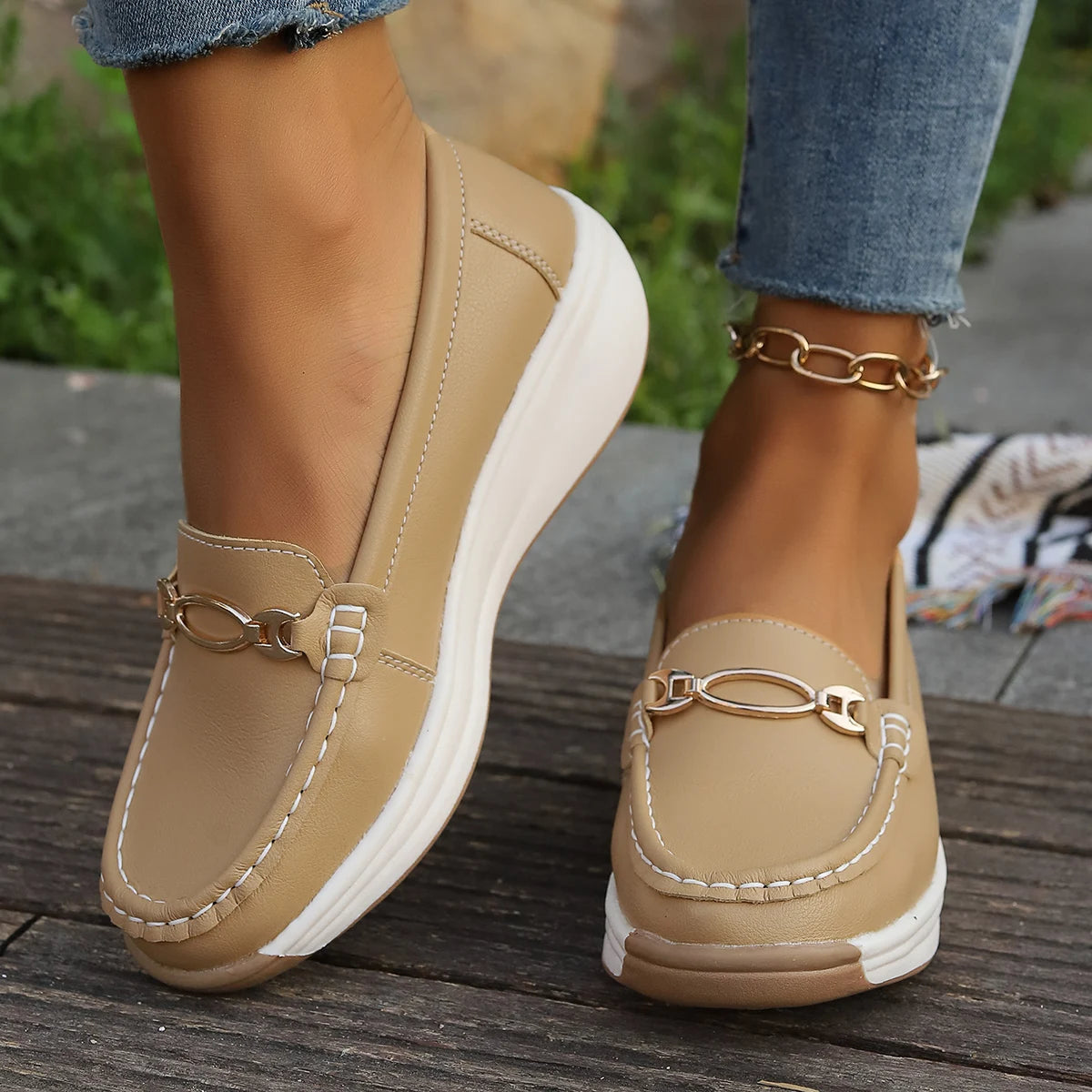 Women's Faux-Leather Platform Loafers Corvine