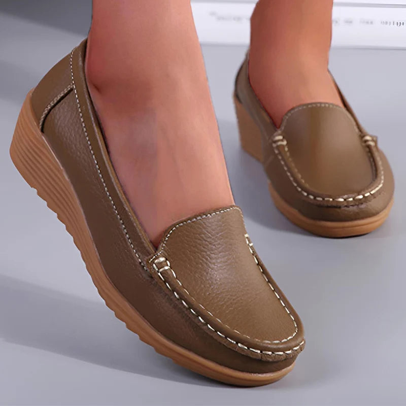 Women's Leather Black Loafers Corvine