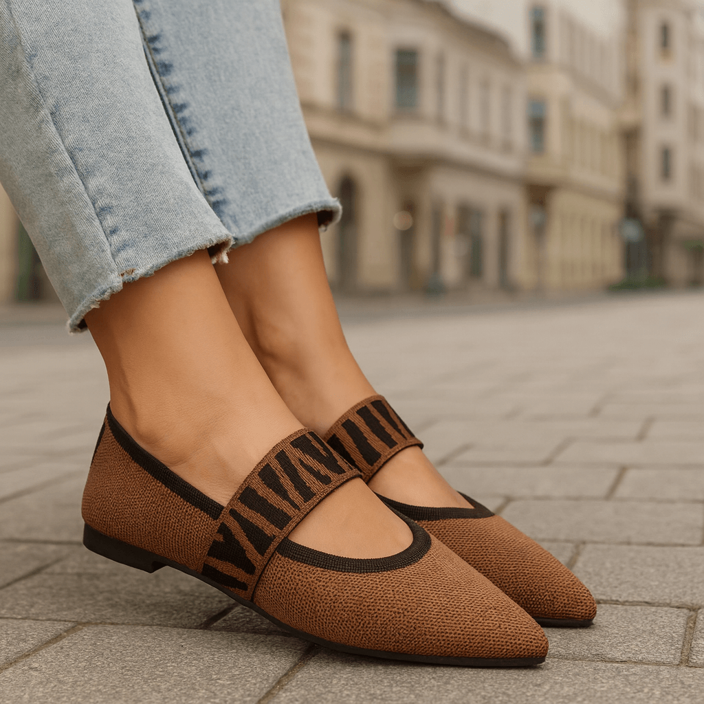 Women's Lightweight Knit Black Flats Corvine