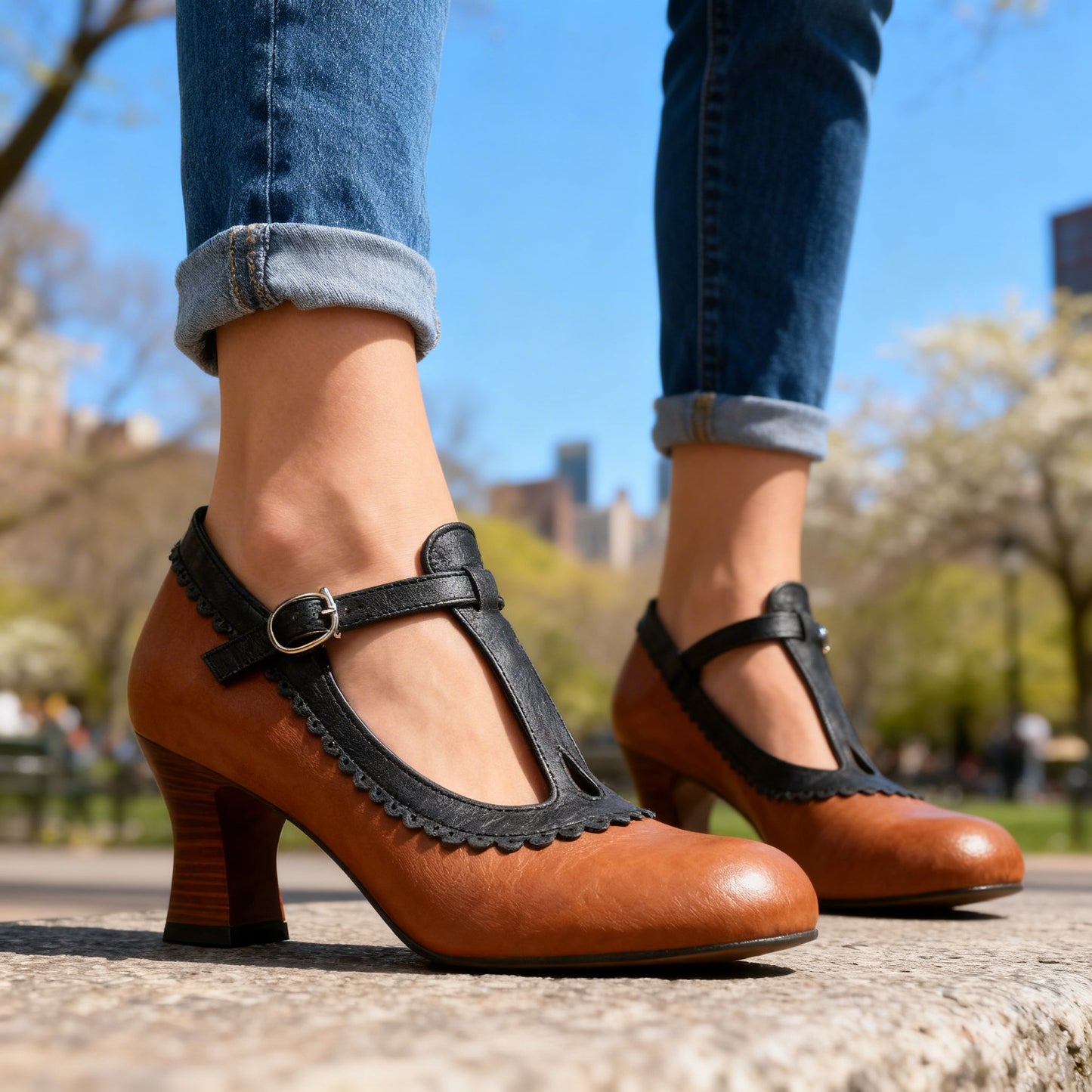 Women's Scalloped T-Strap Loafers Corvine