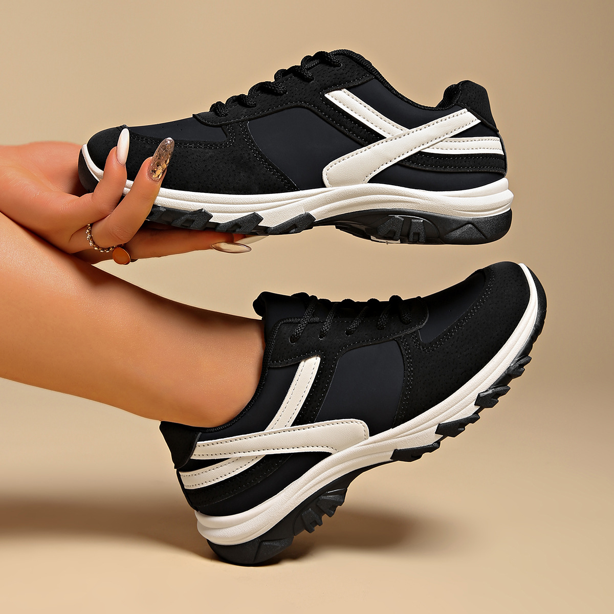 Women's Smooth Leather Casual Trainers Corvine