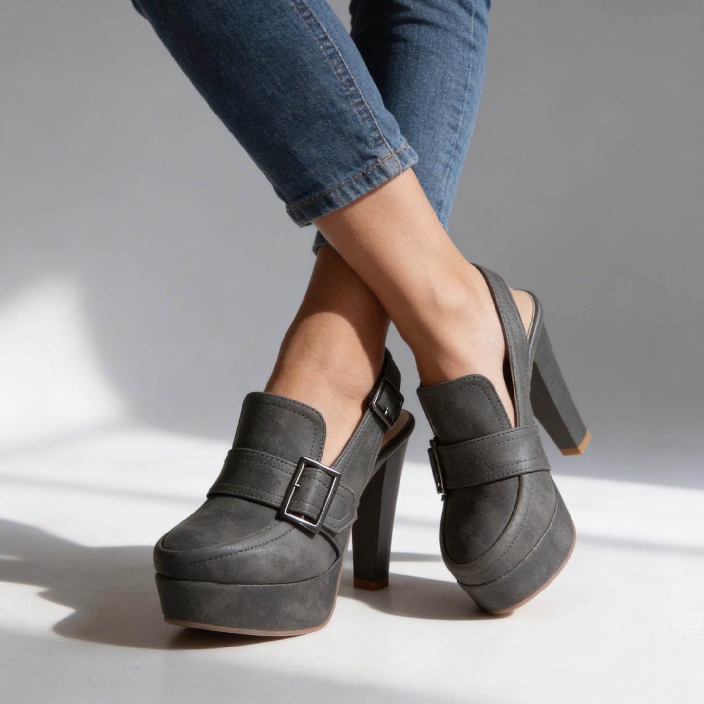 Women's Smooth Upper Slingback Heels Corvine