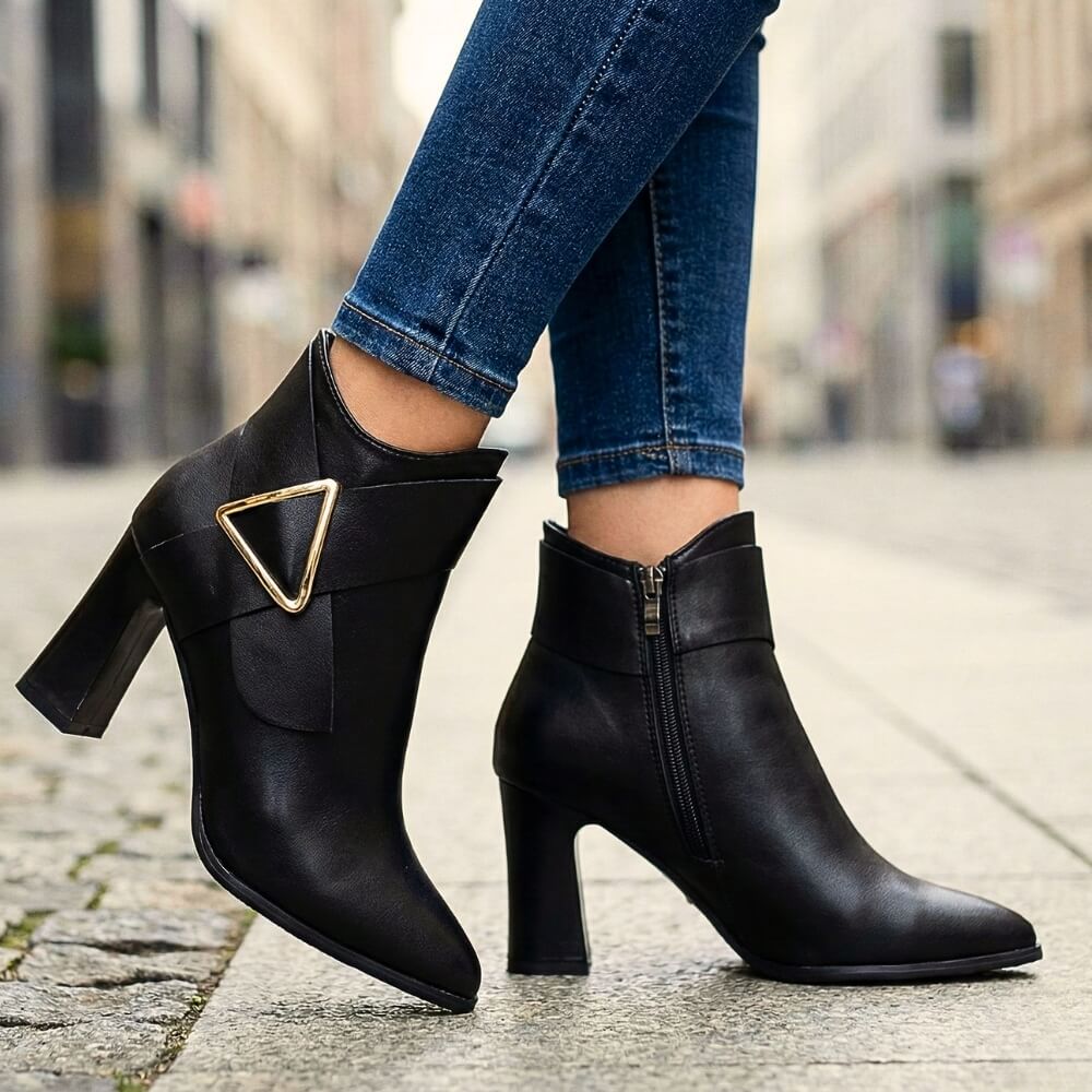 Women's Soft Leather Black Ankle Boots Corvine