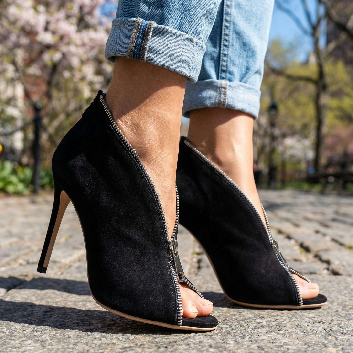 Women's Suede Zipper Black Heels Corvine