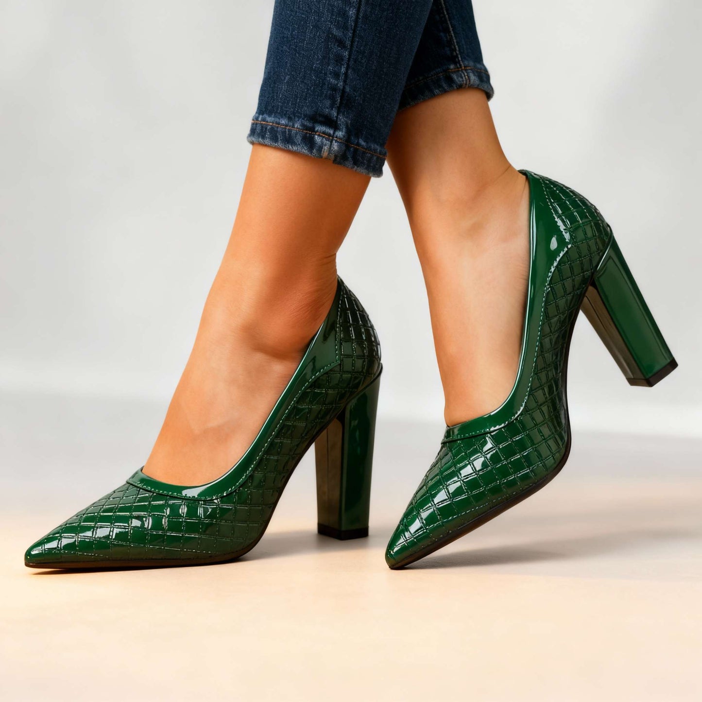 Women's Textured Black Pointed Heels Corvine