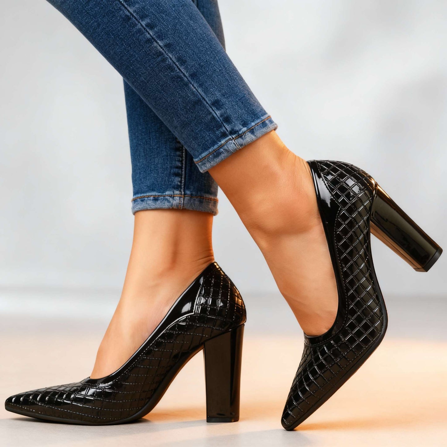 Women's Textured Black Pointed Heels Corvine