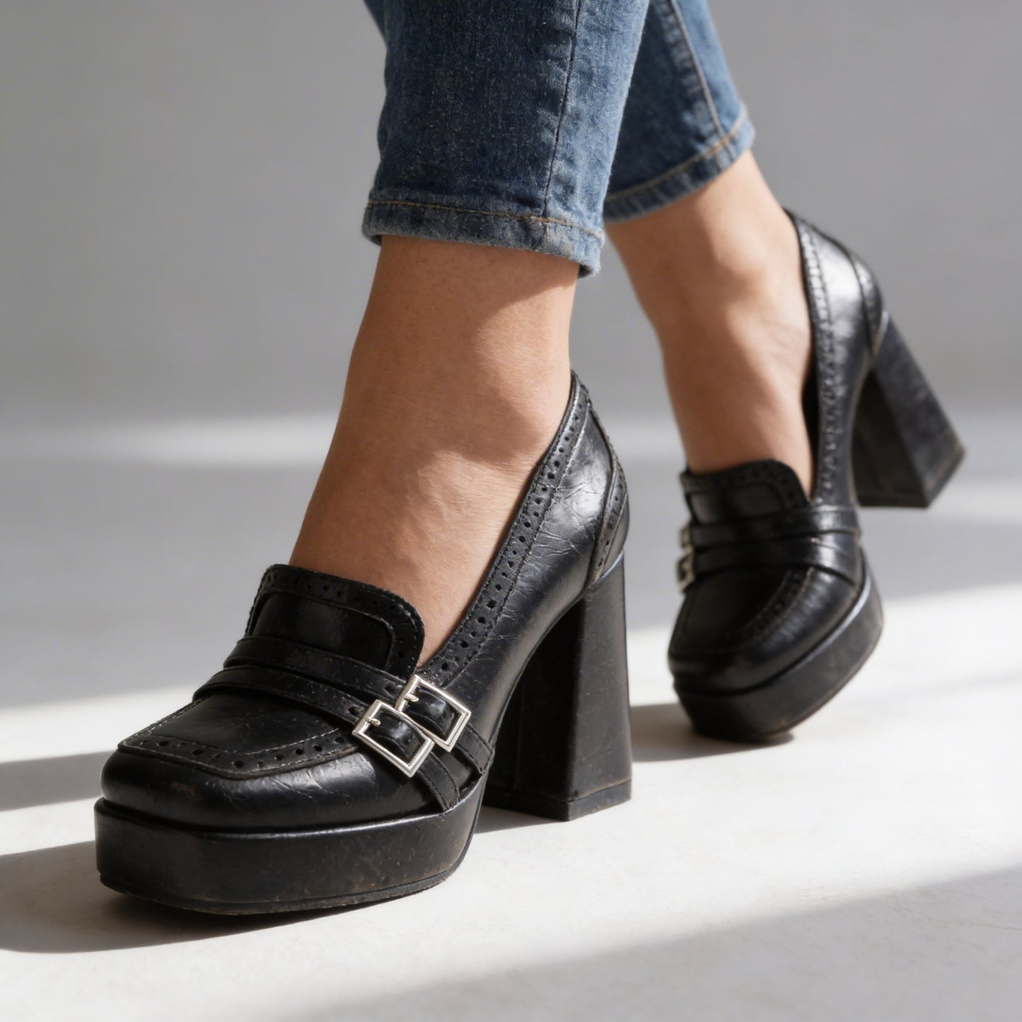 Women's Textured Leather Brogue Loafers Corvine