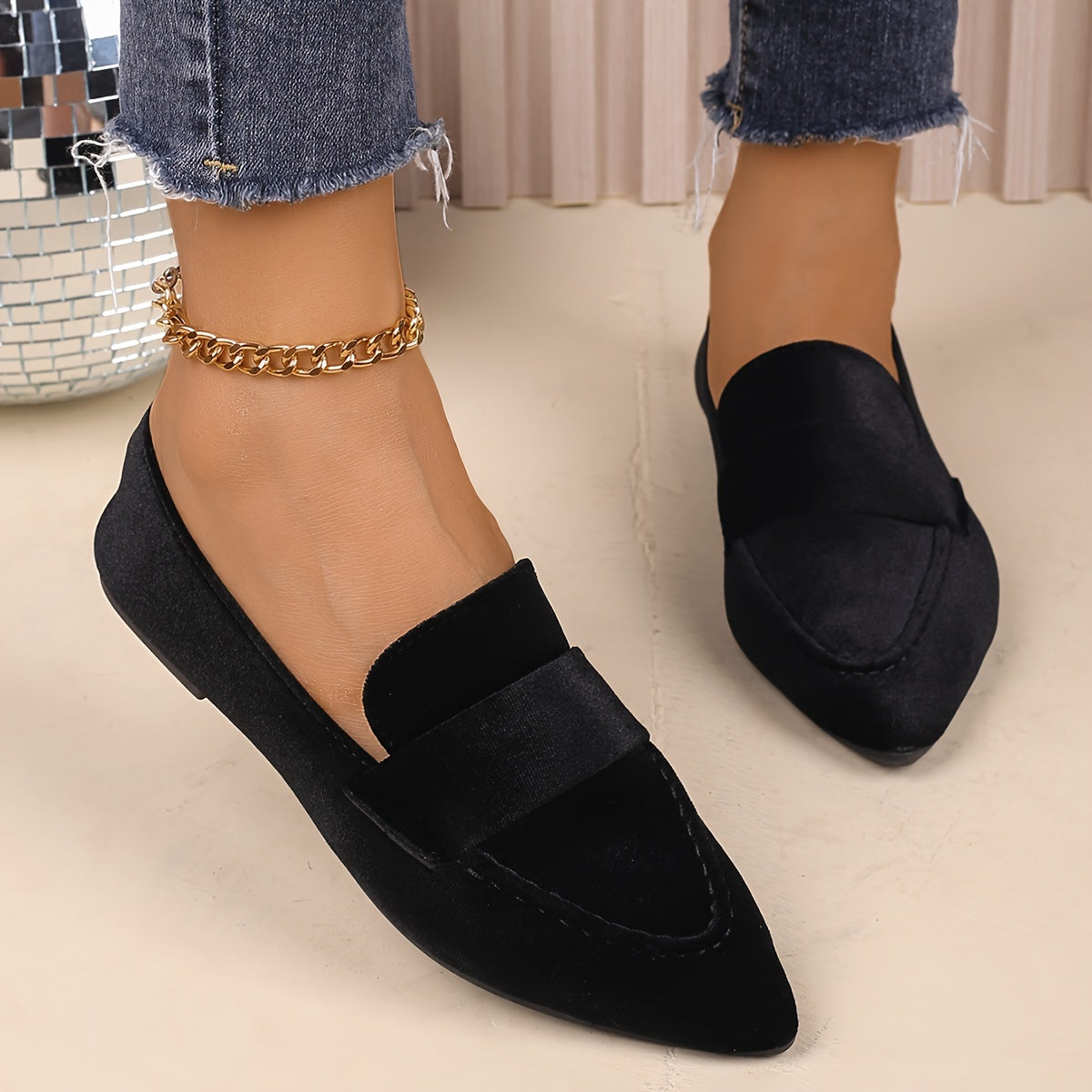 Women's Velvet Pointed Toe Loafers Corvine