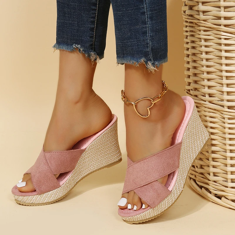 Women's Woven Strap Cushioned Wedge Sandals Corvine