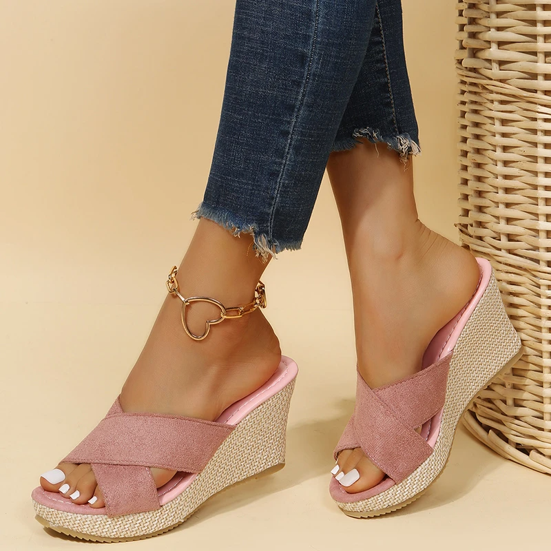 Women's Woven Strap Cushioned Wedge Sandals Corvine